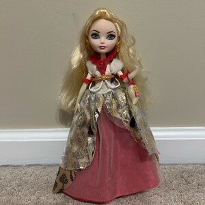 Ever After High Thronecoming Apple White Doll